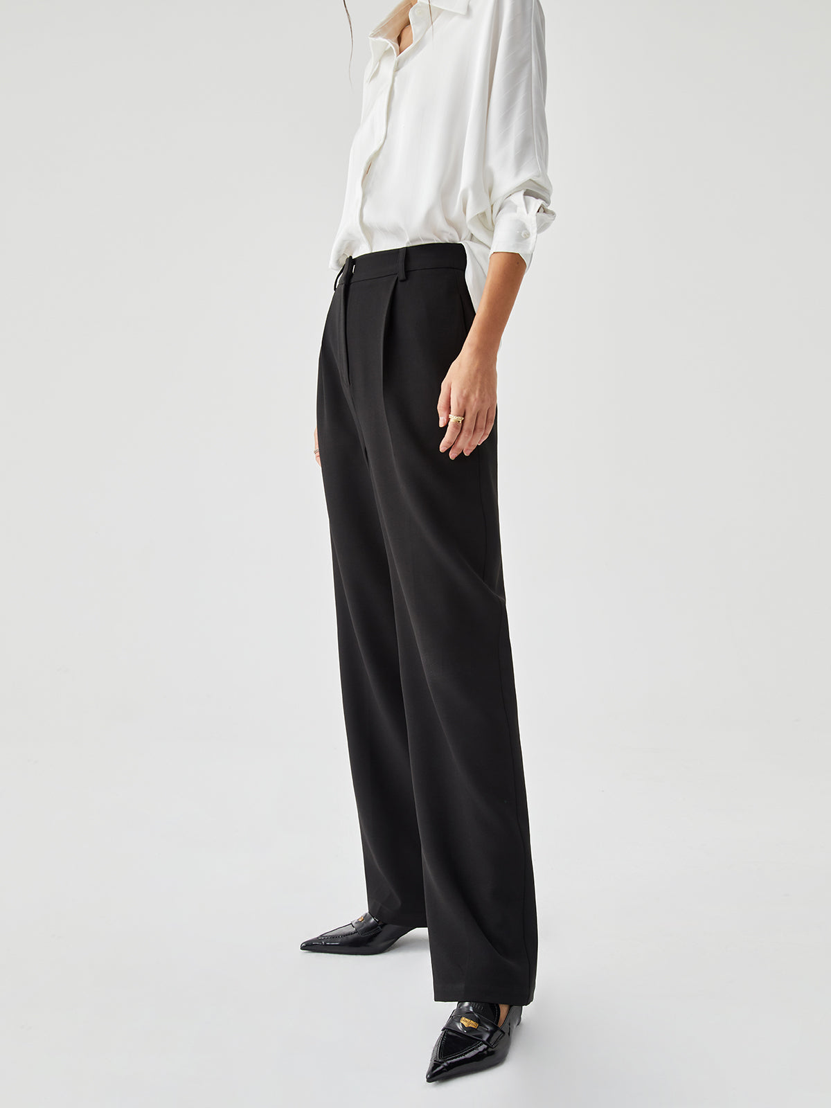 Straight Leg Pleated Cropped Pants