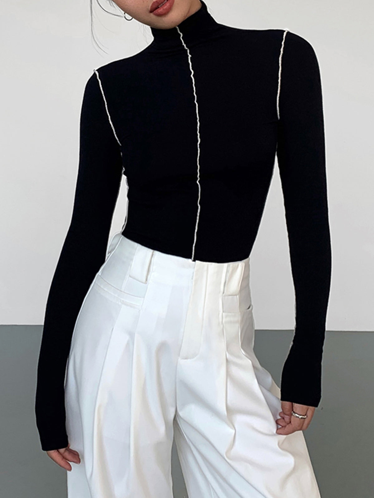 Slinky Turtleneck Contrast Trim Ribbed Knit Shirt