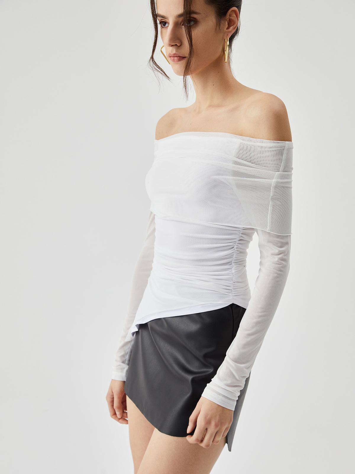 Off Shoulder Oblique Hem Ruched Long Sleeve Shirt