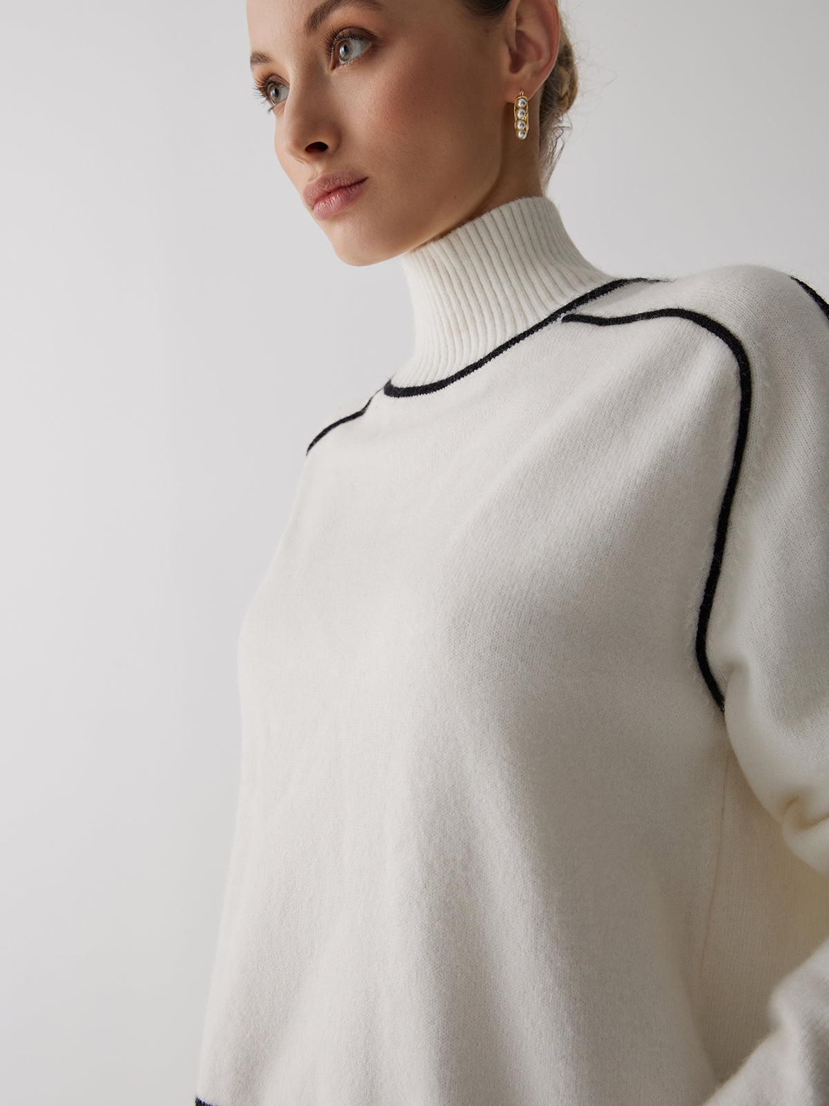 Contrast Turtleneck Long Sleeve Sweater