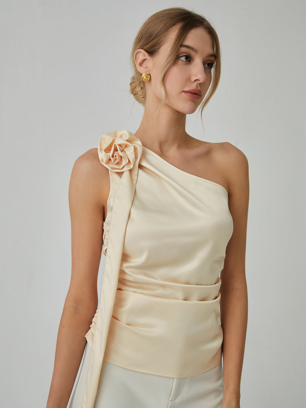 Rosette One-Shoulder Off-Tanktop