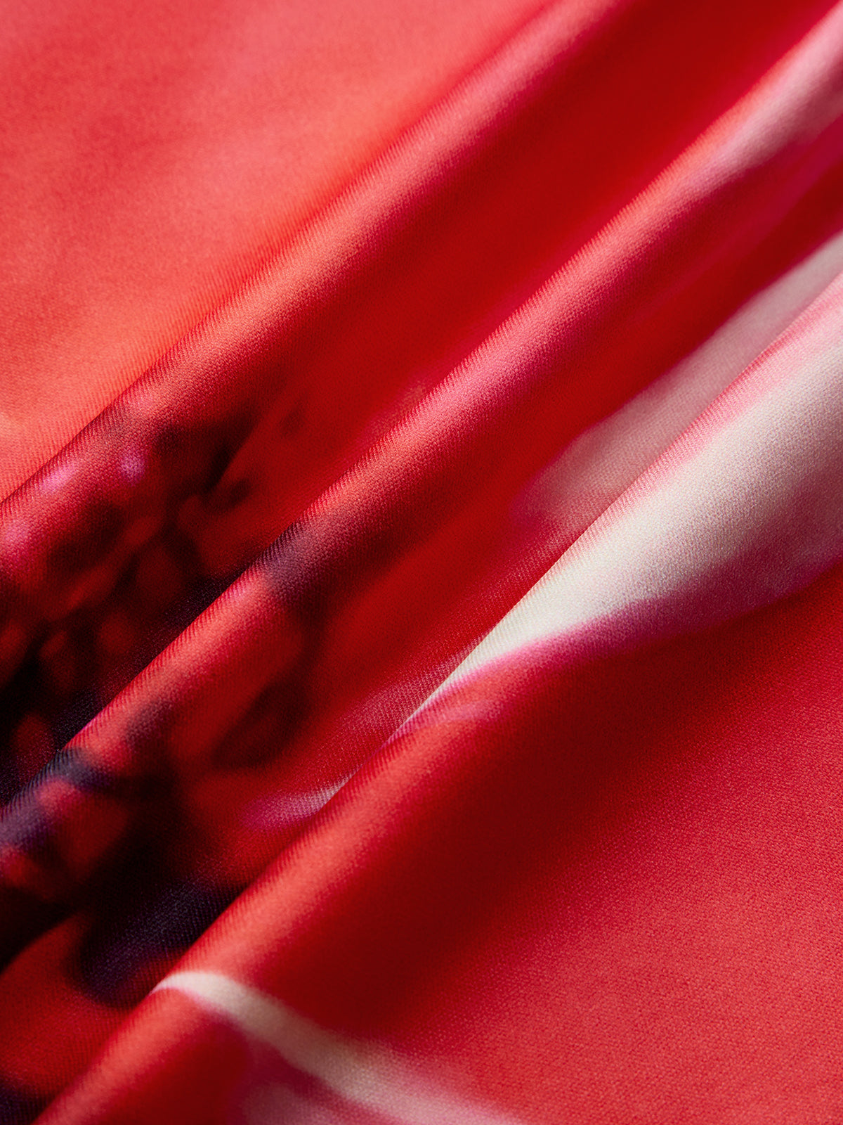 Schulterfreies, schmales Kleid mit Blumenmuster