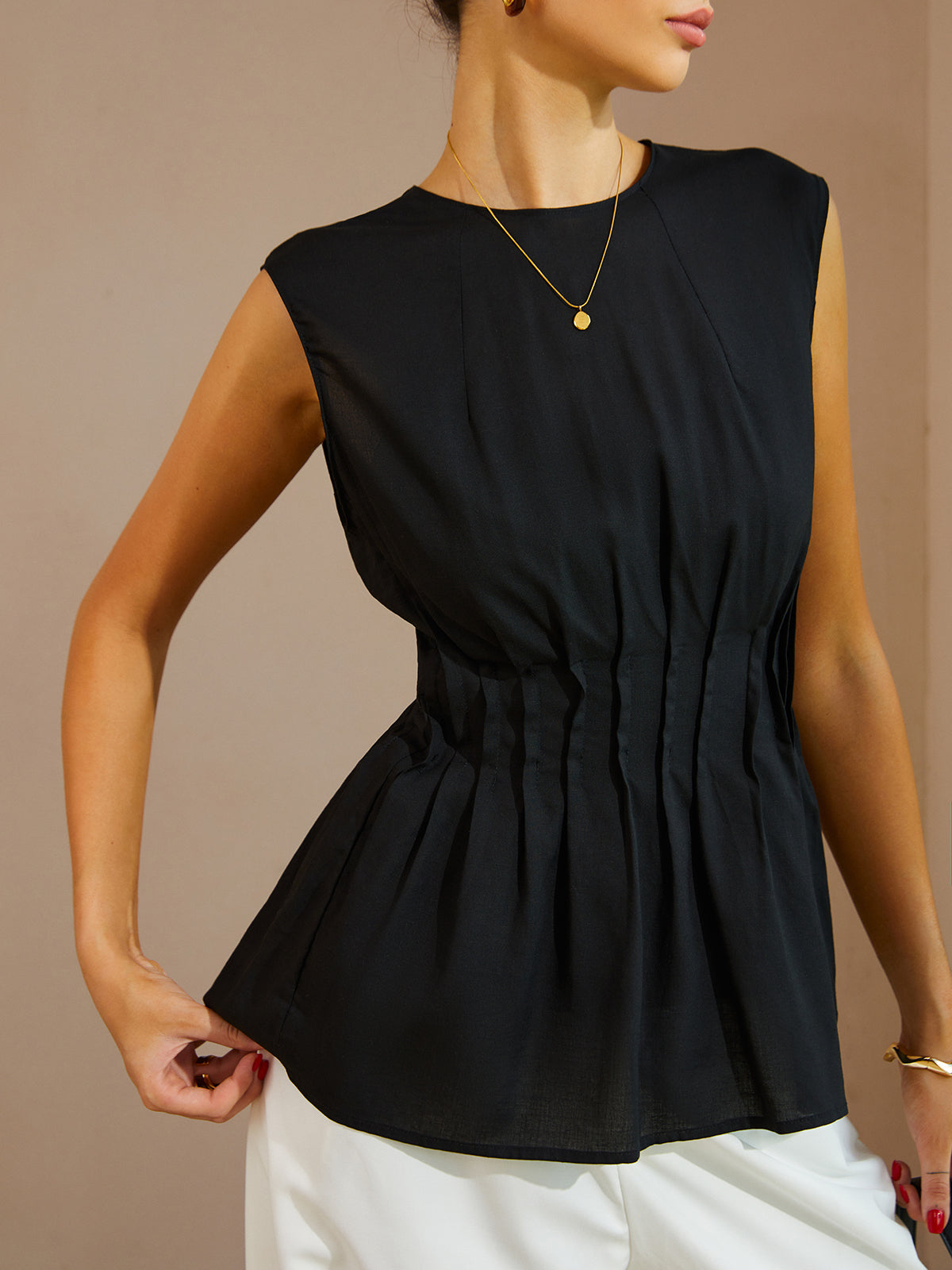 Casual Sleeveless Pleated Button Back Blouse