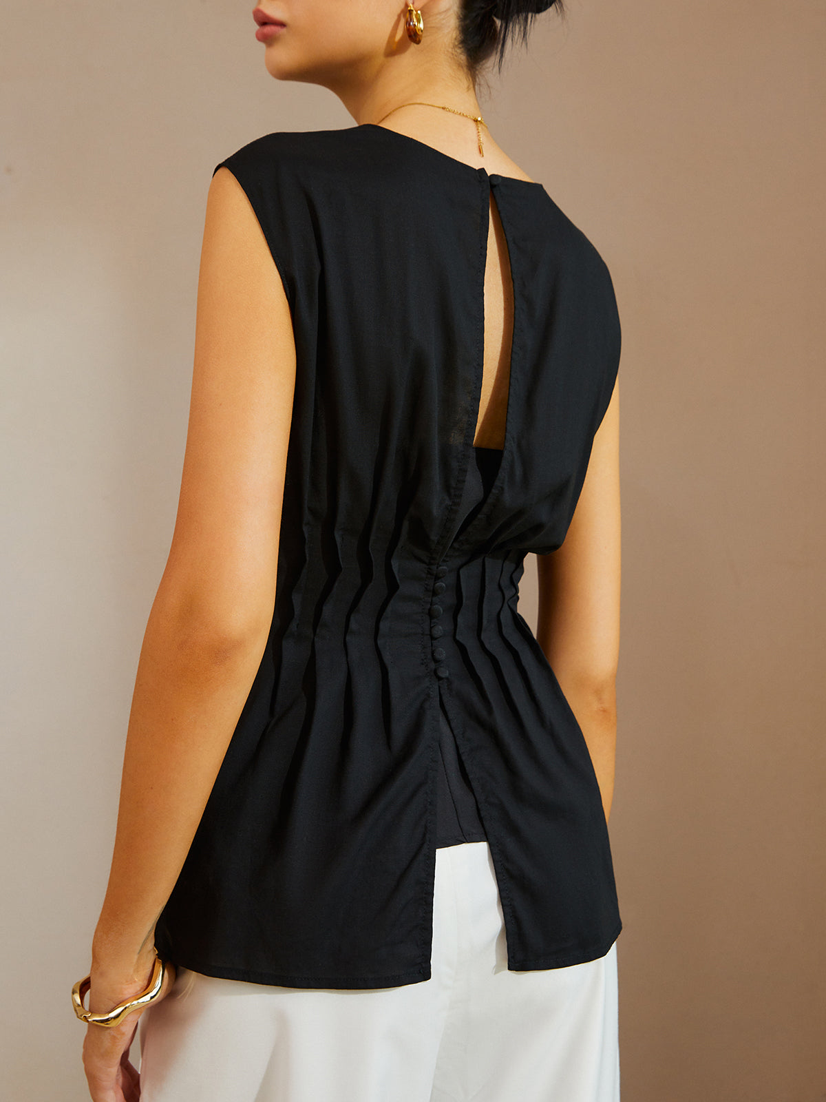 Casual Sleeveless Pleated Button Back Blouse