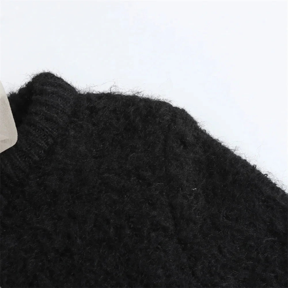 Avant-Garde Knitted Top with Bow Decoration