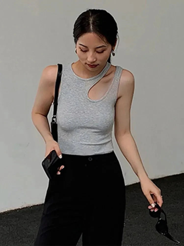 Casual cut t round neck sleeveless slim tank tops