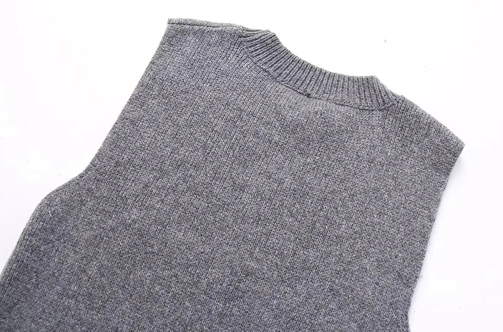 Side Slit With Pleats Cut Out Knit Vest Sweater